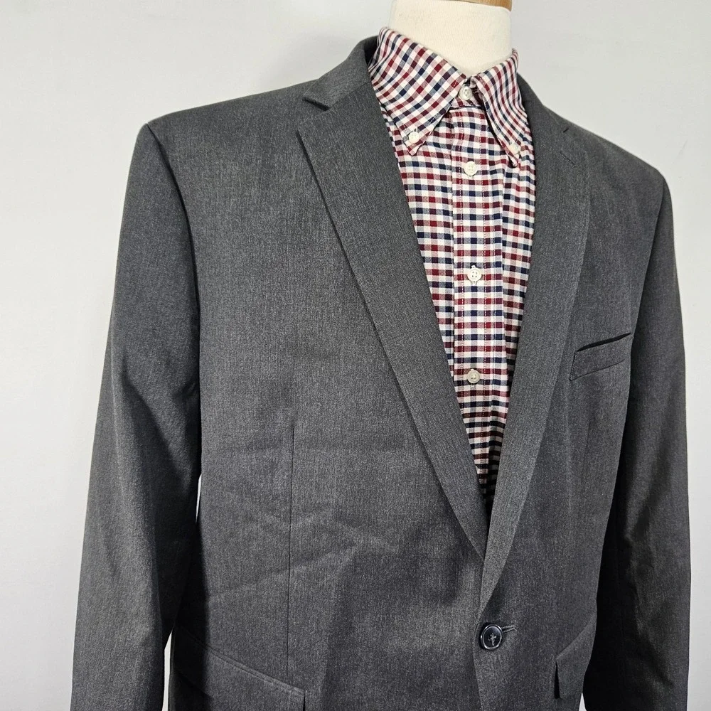 Van Heusen Men's Sport Coat‎ Blazer Two Button Gray Poly  Rayon Blend Size 50R